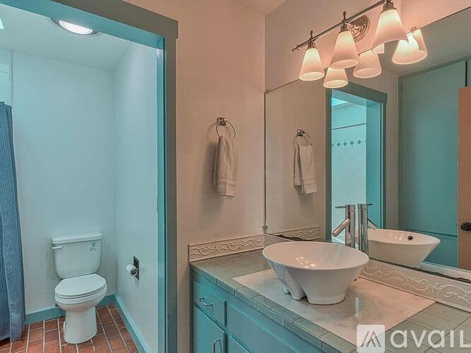 Salinas House: 24345 Paseo Privado