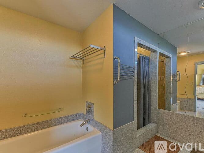Salinas House: 24345 Paseo Privado