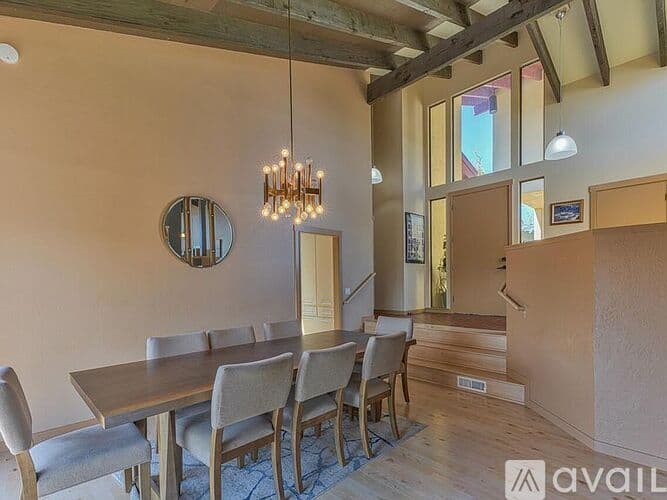 Salinas House: 24345 Paseo Privado