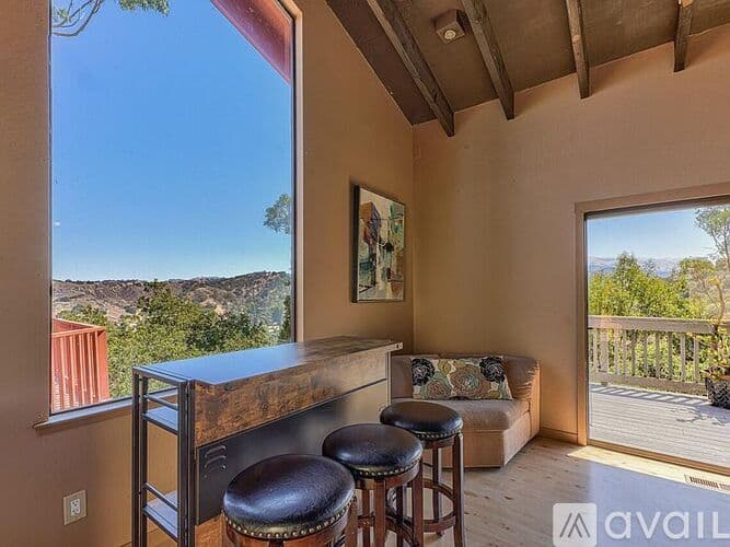 Salinas House: 24345 Paseo Privado