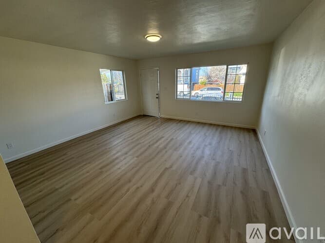 Berkeley Apartment: 1600 63rd St