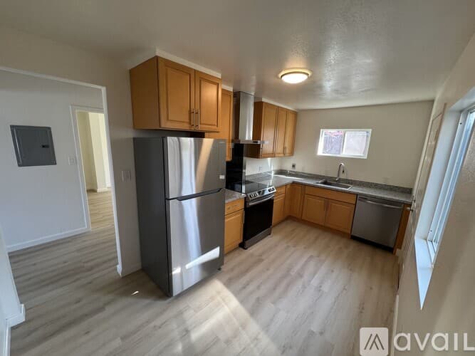 Berkeley Apartment: 1600 63rd St