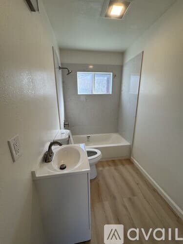 Berkeley Apartment: 1600 63rd St