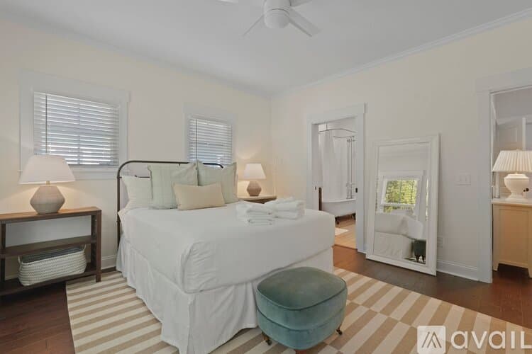 Savannah House: 15 Government Rd