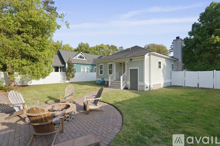 Savannah House: 15 Government Rd