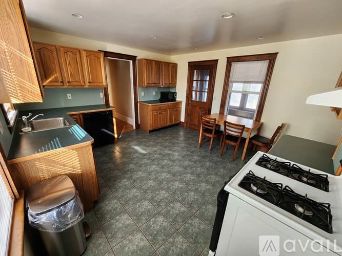 Quincy Apartment: 66 Brook St