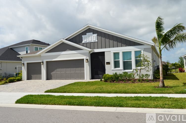 Melbourne House: 9284 Corvo Ct