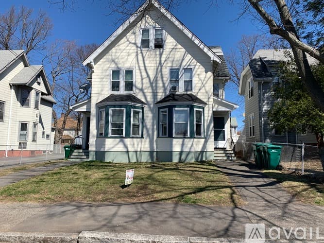 Medford Townhome: 74 Sharon St