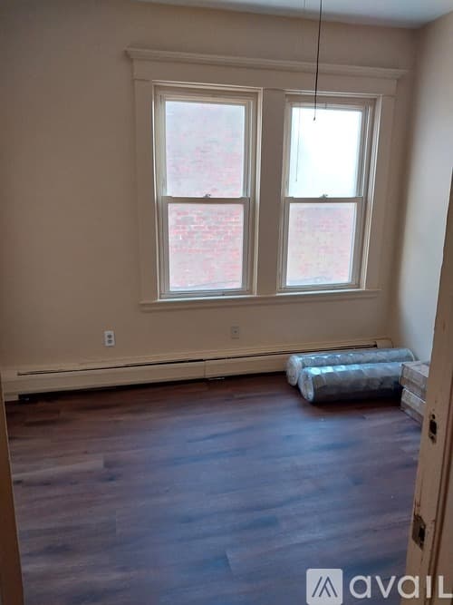 New Bedford Apartment: 116 County St
