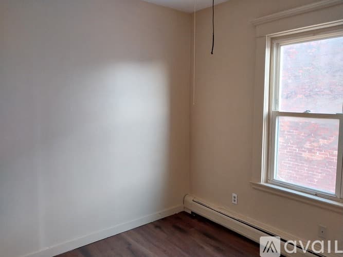 New Bedford Apartment: 116 County St