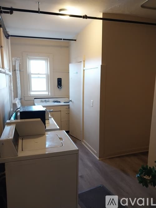 New Bedford Apartment: 116 County St