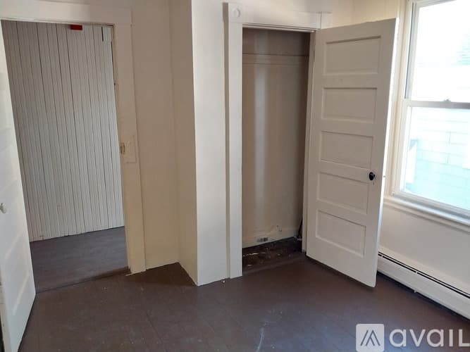 New Bedford Apartment: 116 County St
