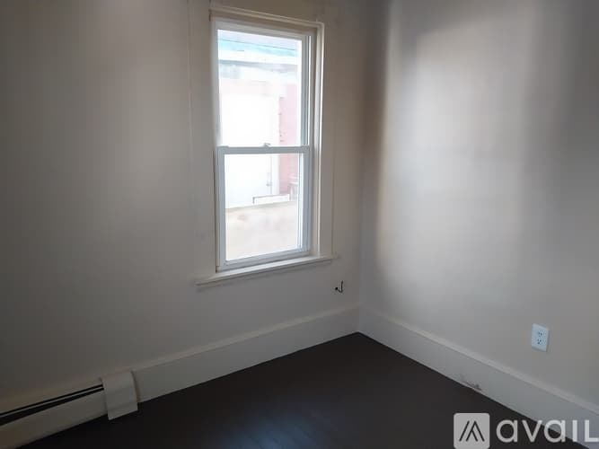 New Bedford Apartment: 116 County St