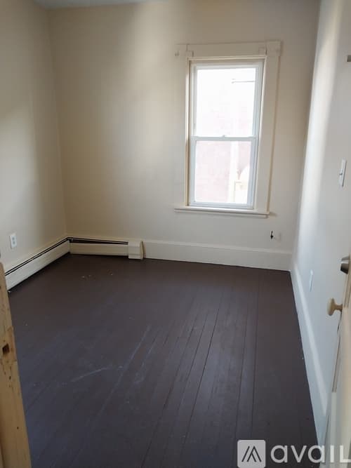 New Bedford Apartment: 116 County St