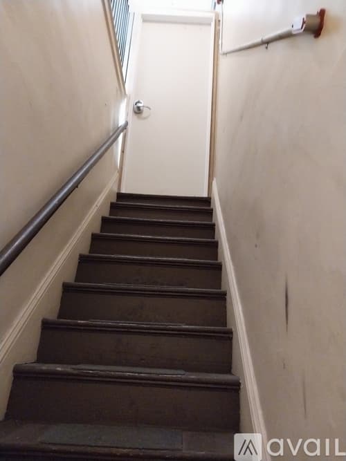 New Bedford Apartment: 116 County St