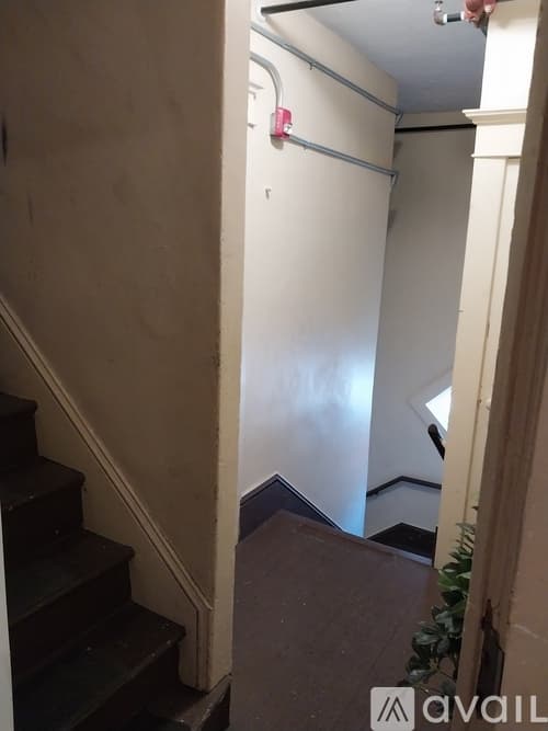 New Bedford Apartment: 116 County St