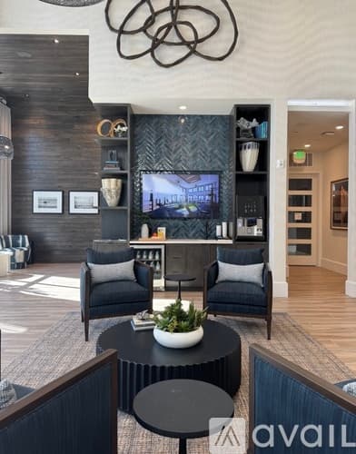 Tampa Apartment: 5129 W Tyson Ave