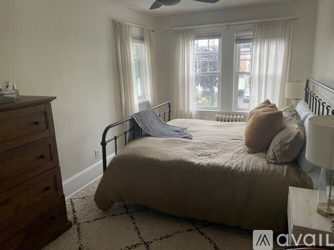 Salem Apartment: 173 Loring Ave