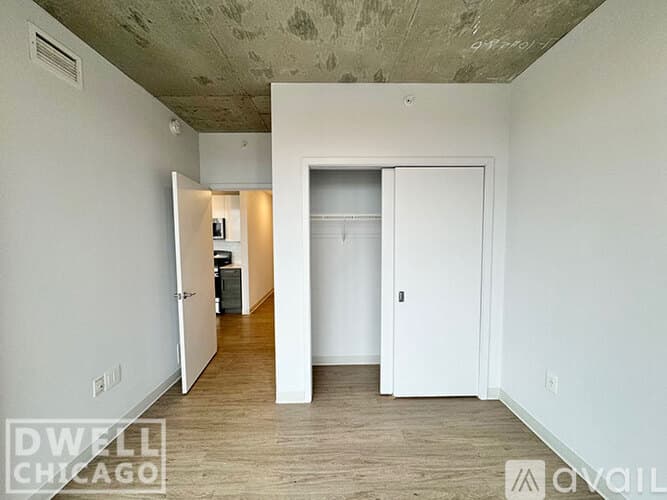 Chicago Apartment: 4555 N Sheridan Rd