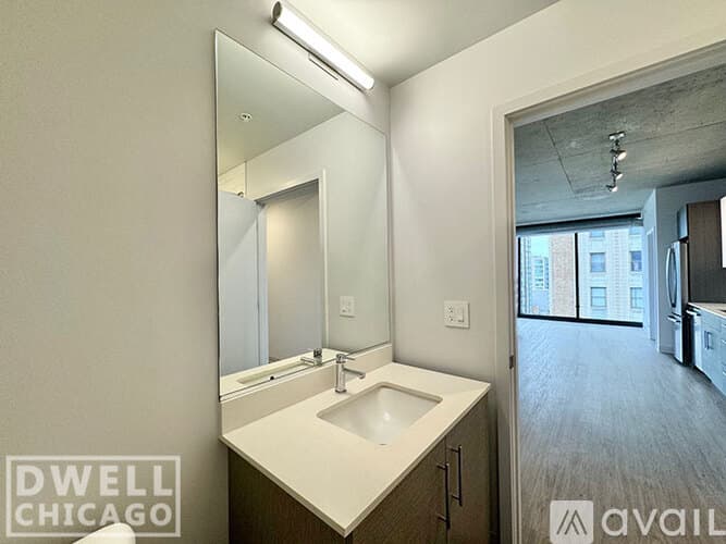 Chicago Apartment: 4555 N Sheridan Rd