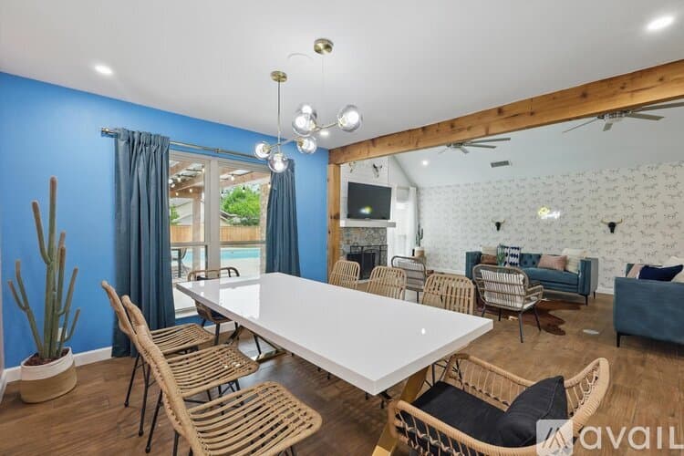 Haltom City House: 6333 Tosca Dr