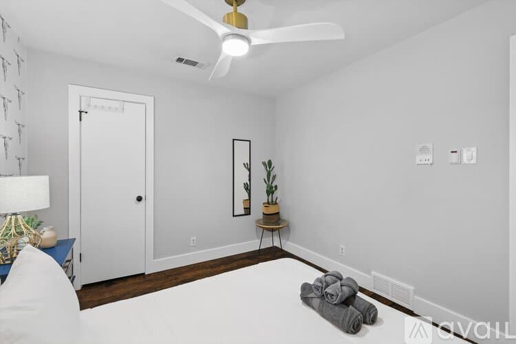 Haltom City House: 6333 Tosca Dr
