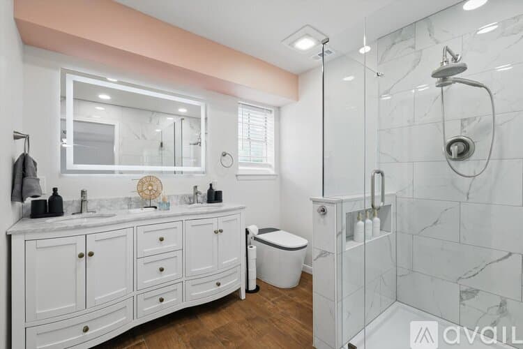 Haltom City House: 6333 Tosca Dr