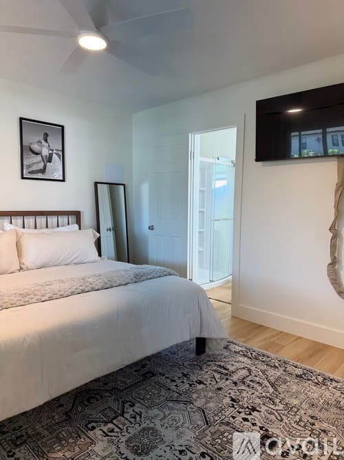 Venice House: 906 Harbor Dr S