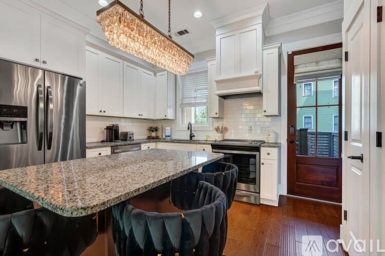 Savannah House: 716 Tattnall St