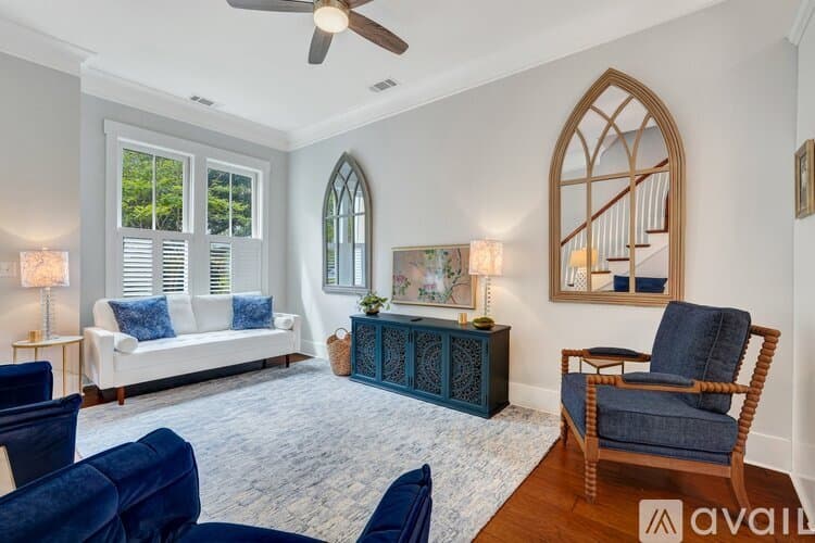 Savannah House: 716 Tattnall St