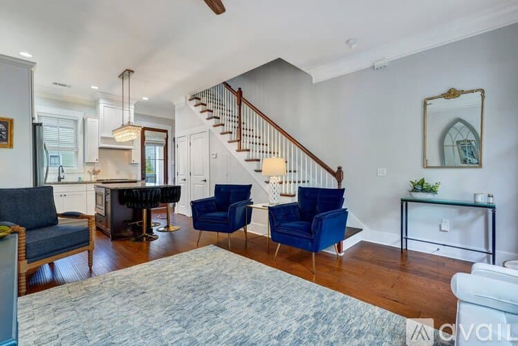 Savannah House: 716 Tattnall St
