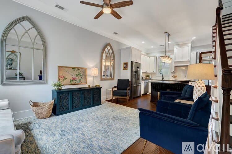 Savannah House: 716 Tattnall St