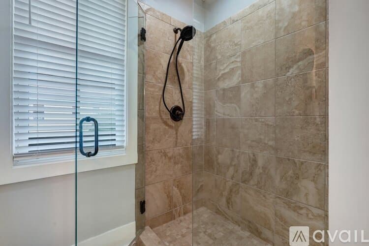 Savannah House: 716 Tattnall St