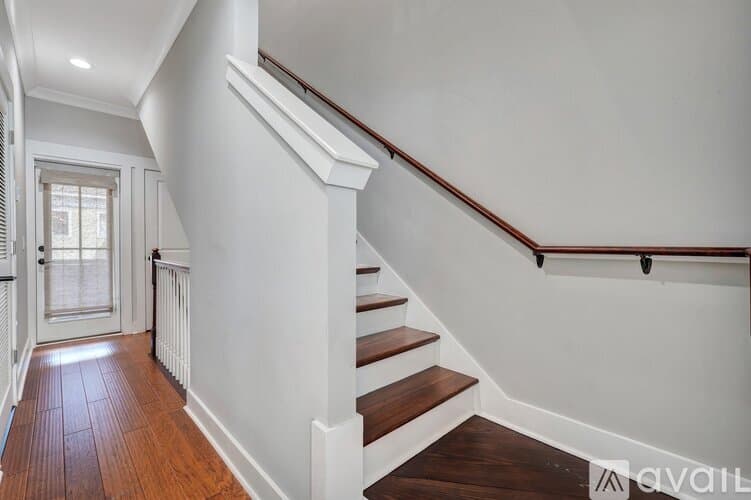 Savannah House: 716 Tattnall St