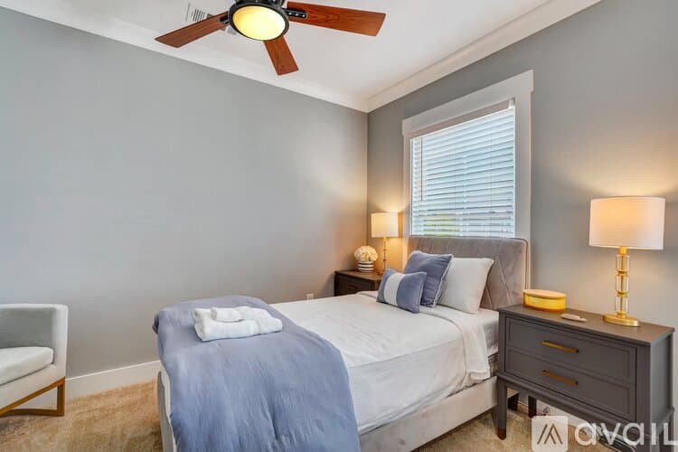 Savannah House: 716 Tattnall St