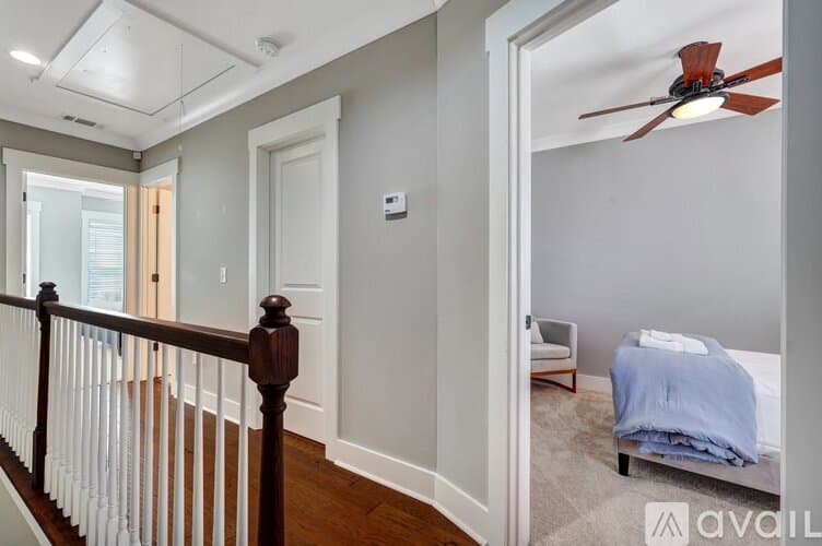 Savannah House: 716 Tattnall St