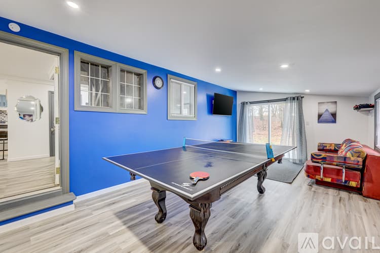 Bushkill House: 135 Mallard Path