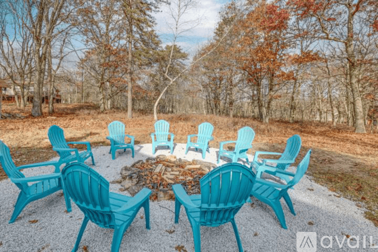 Bushkill House: 135 Mallard Path