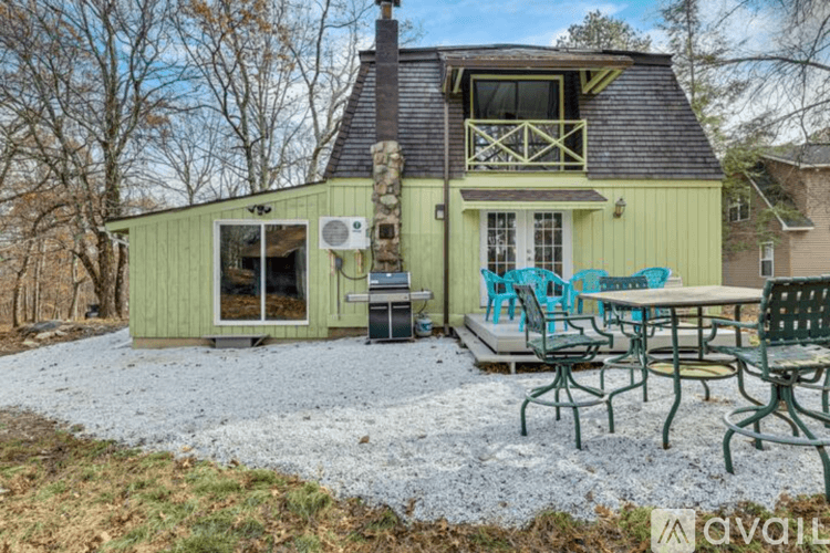 Bushkill House: 135 Mallard Path