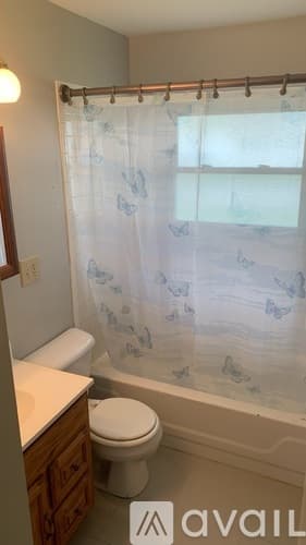 Bloomington House: 809 Reinthaler Rd
