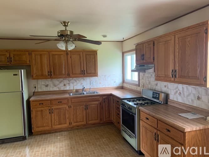 Bloomington House: 809 Reinthaler Rd