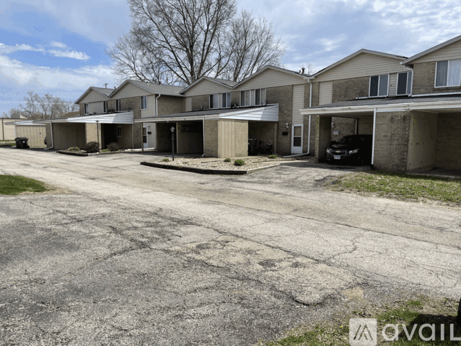 Pekin House: 5 Florentine Ct
