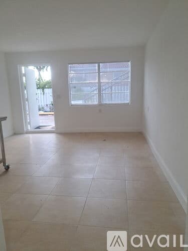 Surfside Apartment: 9064 Collins Ave