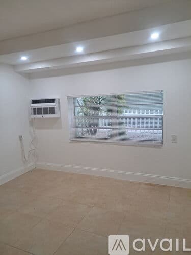 Surfside Apartment: 9064 Collins Ave
