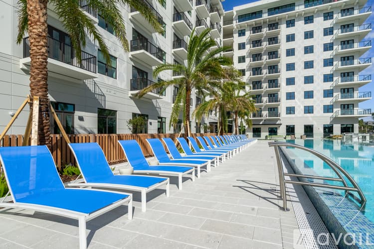 Tampa Apartment: 5451 Bay Center Dr