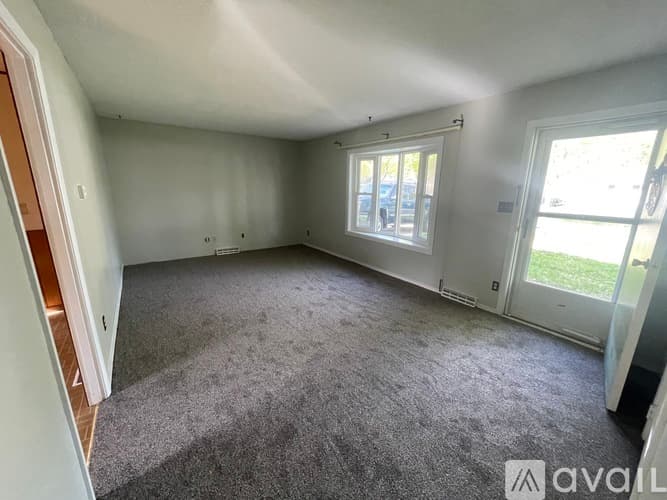 Bloomington House: 809 Reinthaler Rd
