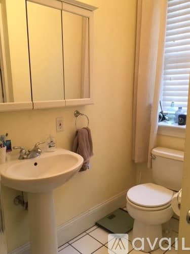 Boston Apartment: 373 Dorchester St