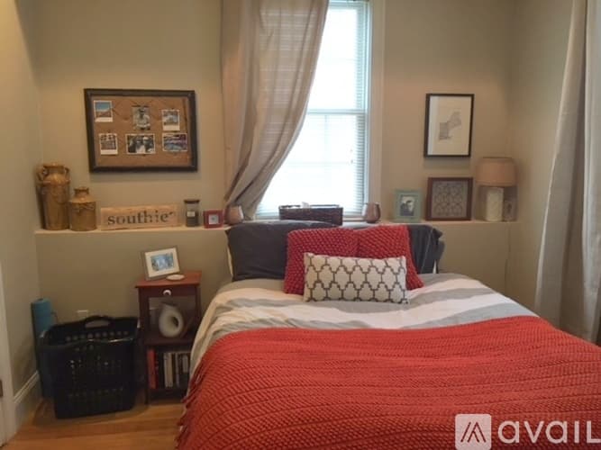 Boston Apartment: 373 Dorchester St