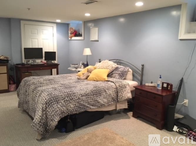 Boston Apartment: 373 Dorchester St