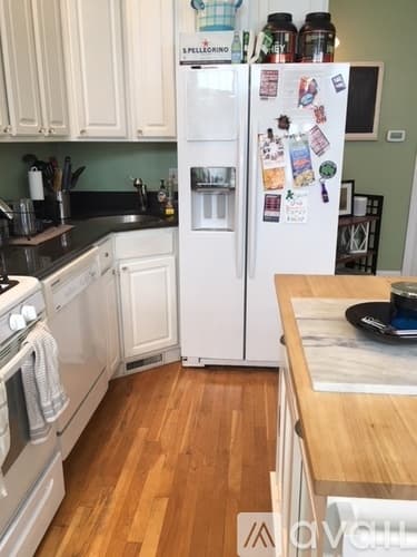 Boston Apartment: 373 Dorchester St